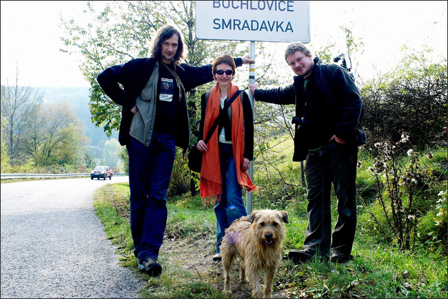 Projekt Mikroregion Buchlov | fotografové Milan Biegön, Martina Novozámská, Marek Malůšek a pes Smraďoch | foto Alexandr Hudeček | 12. 10. 2006, 650x435, 352.77 KB